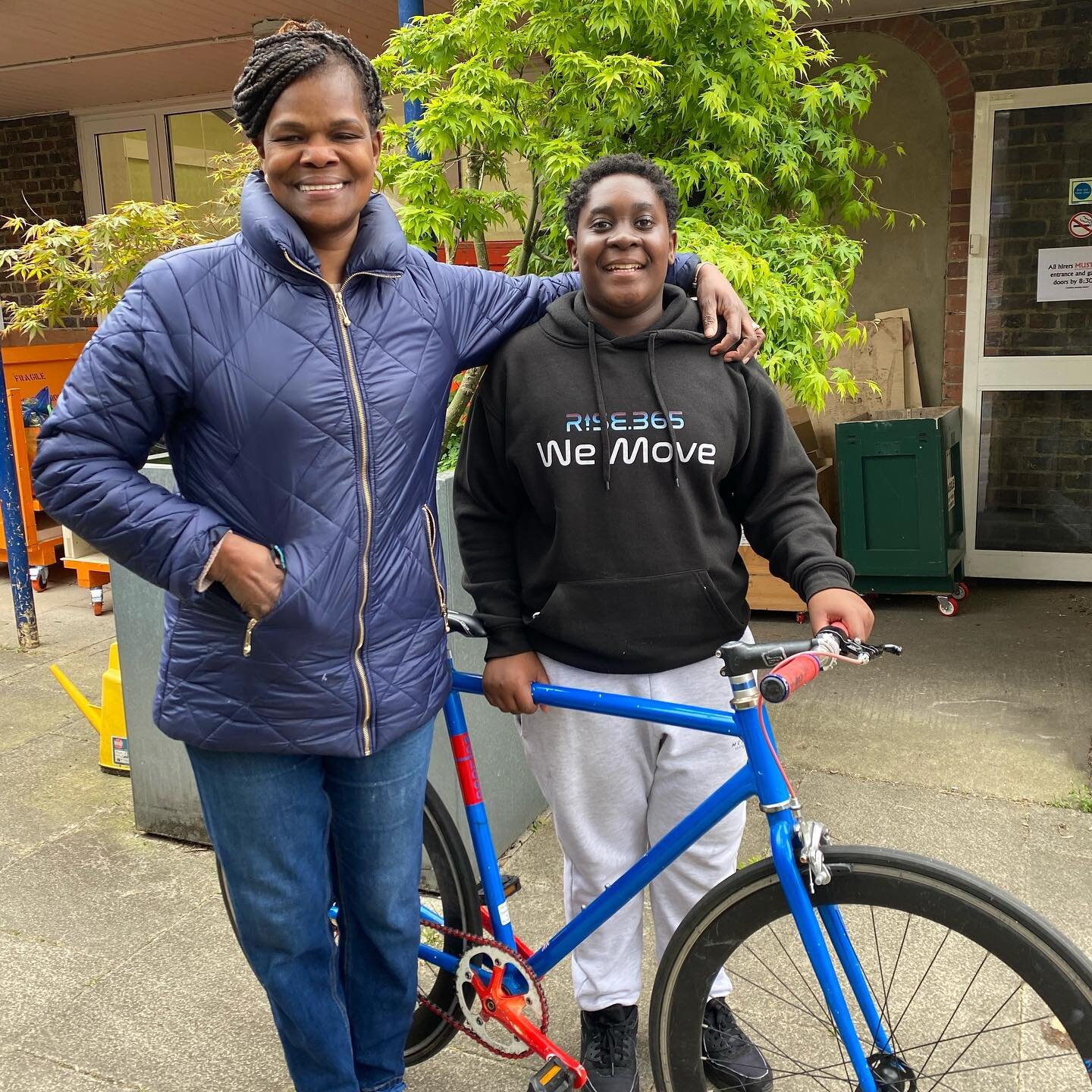 This amazing lady overheard one of our young people saying his bike had been stolen while she was at the Community Shop, and decided to gift money to help buy a replacement. The rest came from our latest crowdfunder. @madeupkitchen and @rise.365 have