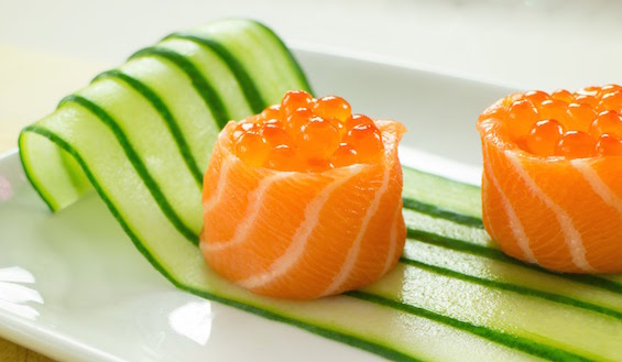 cucumber-salmon-sushi