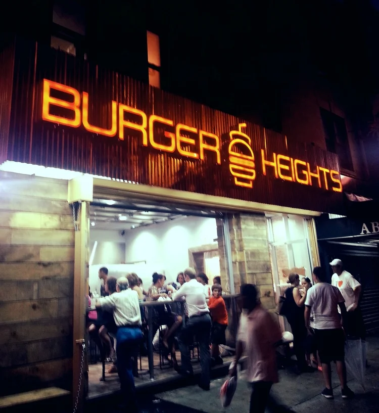 Welcome to The Neighborhood, Burger Heights