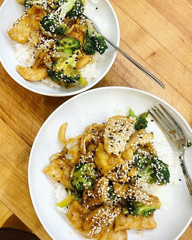 #Ad. I made a hibachi style dish with @improvednature plant protein they gifted me. Sooooo delicious! I breaded and fried them. They come in lots of shapes so go check them out. Plant meat is the way to go, you guys! #govegan #vegan