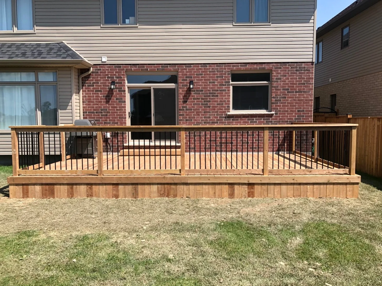 Clean and Simple Modern Deck