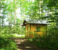 Outdoor Adventure Games The Outdoor Adventure Game is a game that plays well with large groups in an outdoor setting. If you have space to make a trail with several stops or stations, then this is a great business to add on or a fun business on its own. 