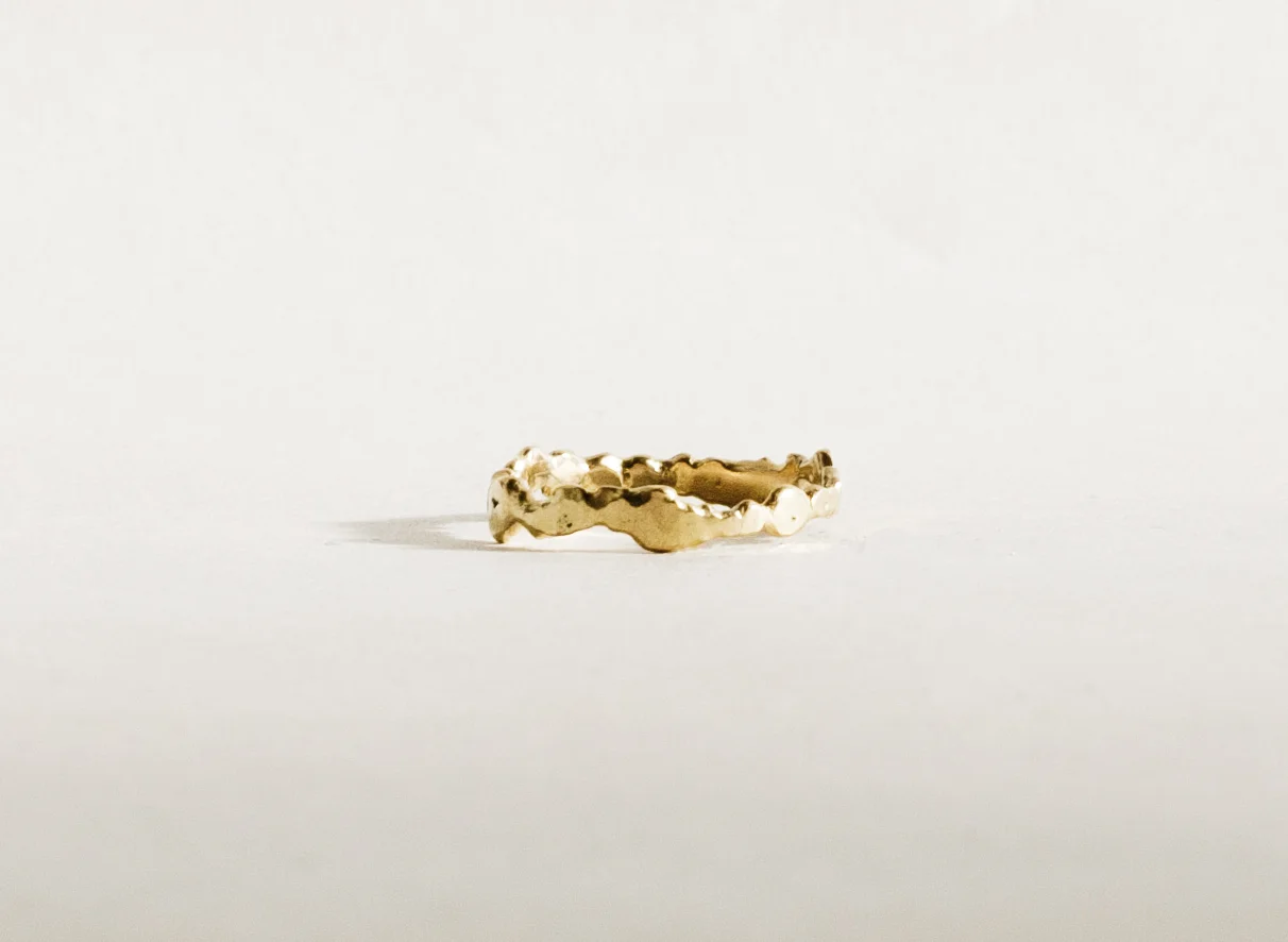 Year VI: Crecimiento. (18k Yellow Gold)