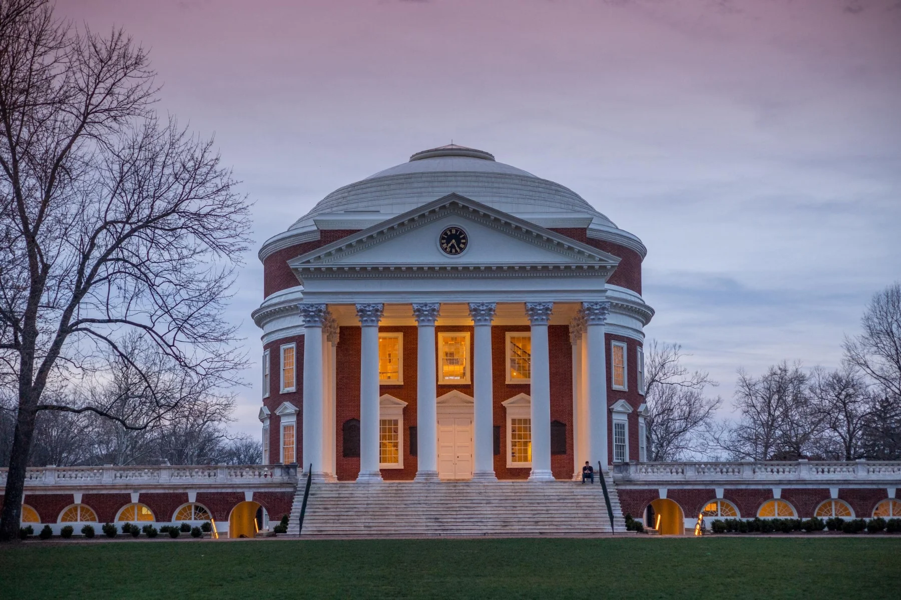 rotunda_dusk_spring17_ss_05_header.jpg