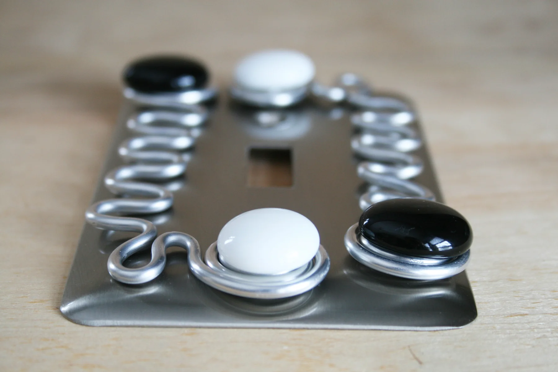 single switch plate black white2.jpg
