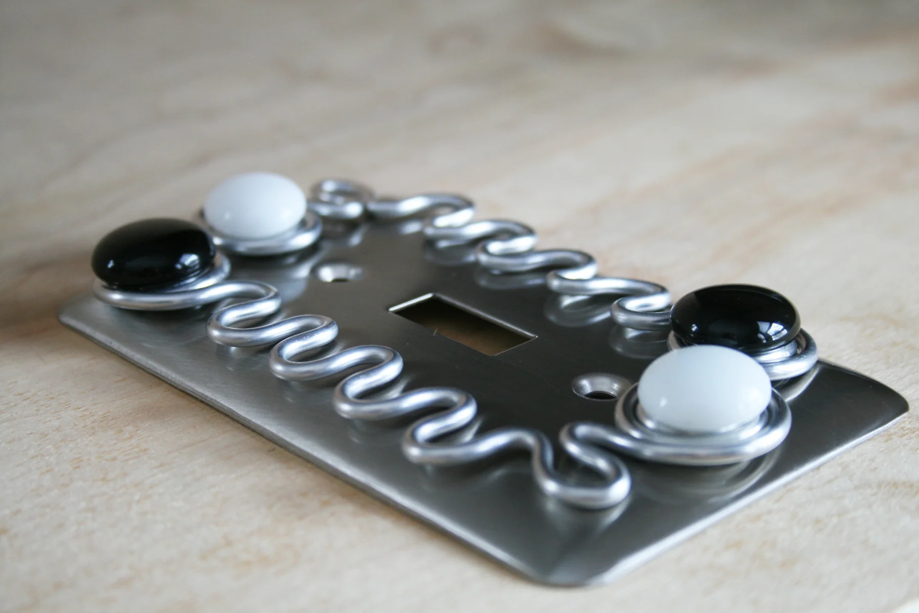 single switch plate black white3.jpg