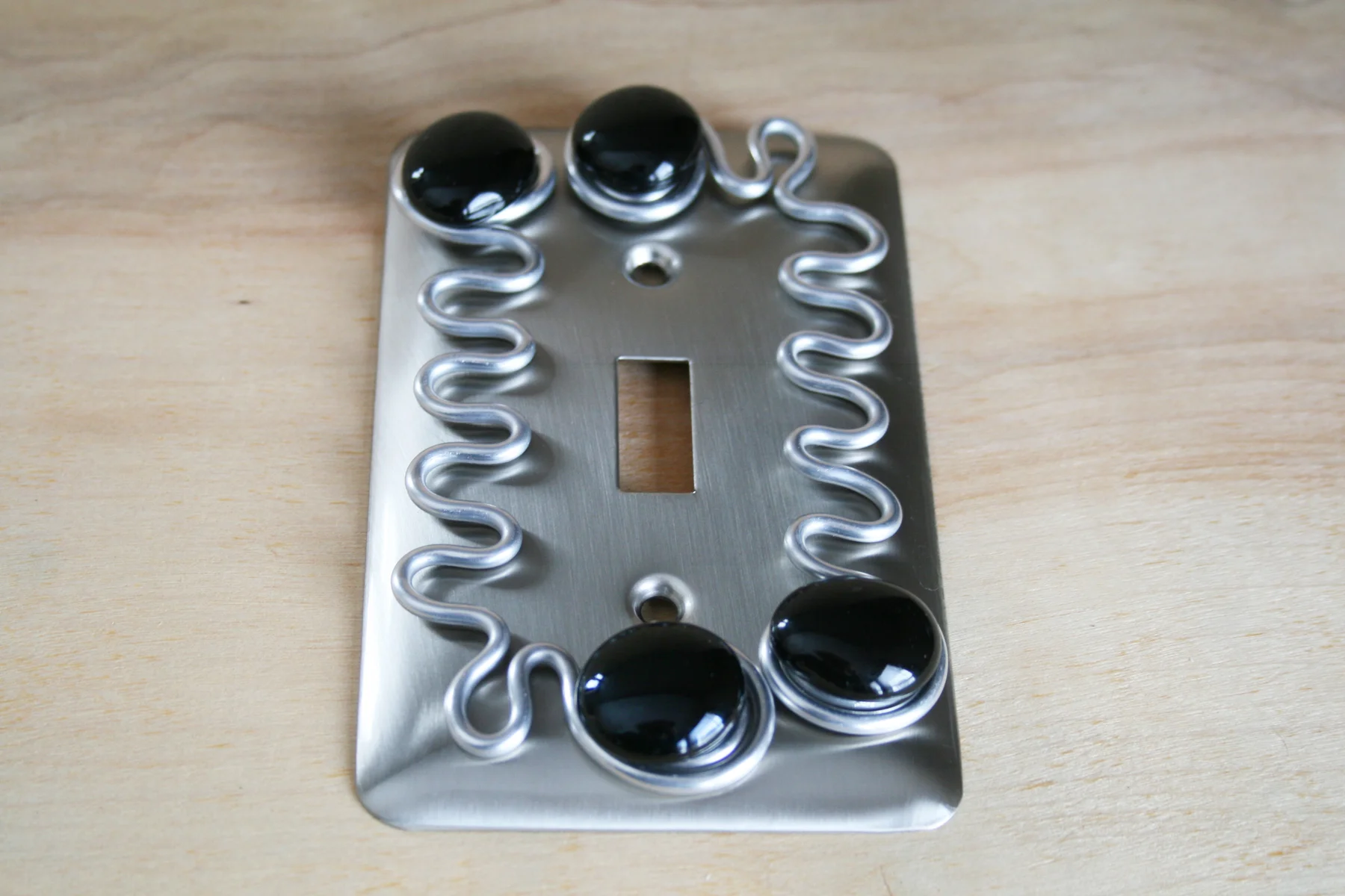 single switch plate black2.jpg