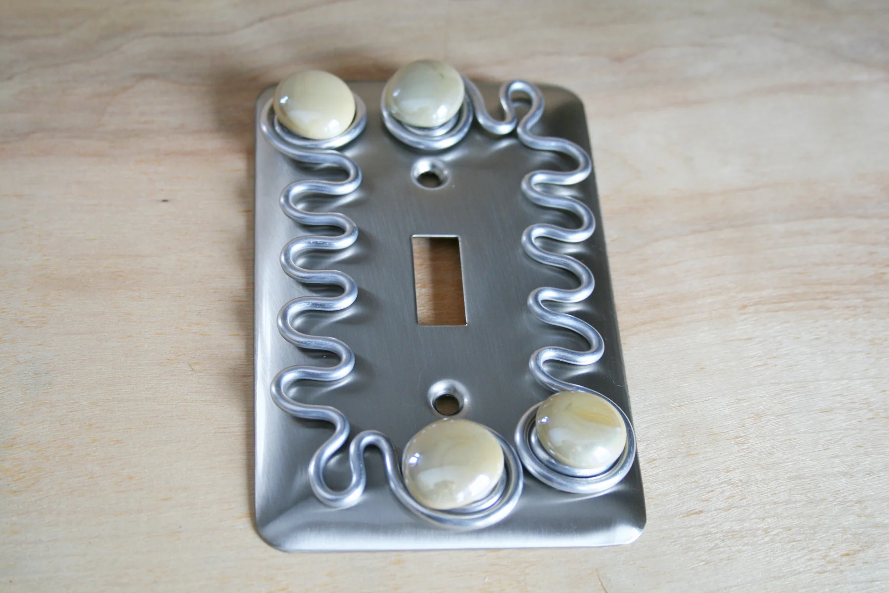 single switch plate cream1.jpg