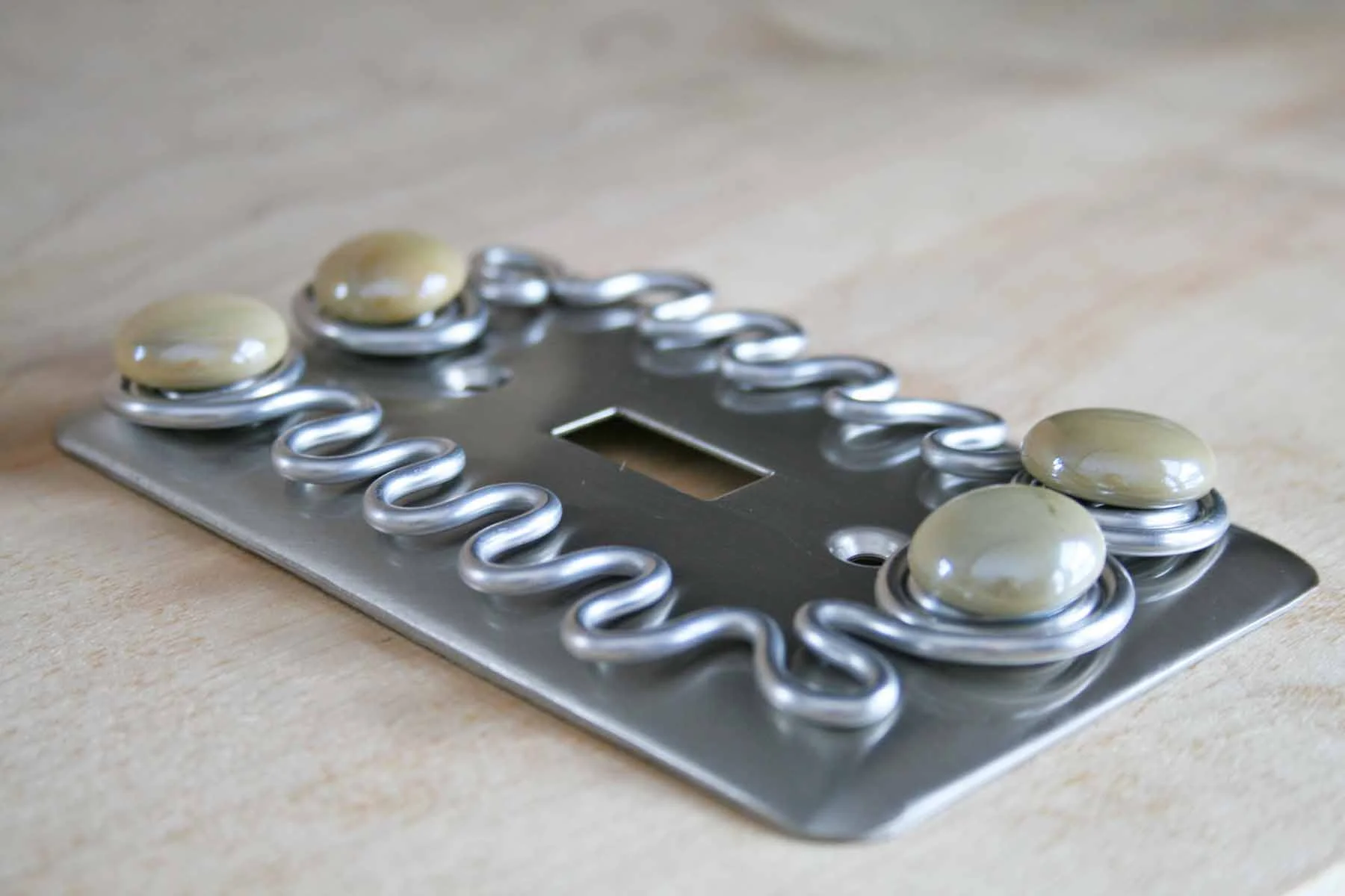 single switch plate cream3.jpg