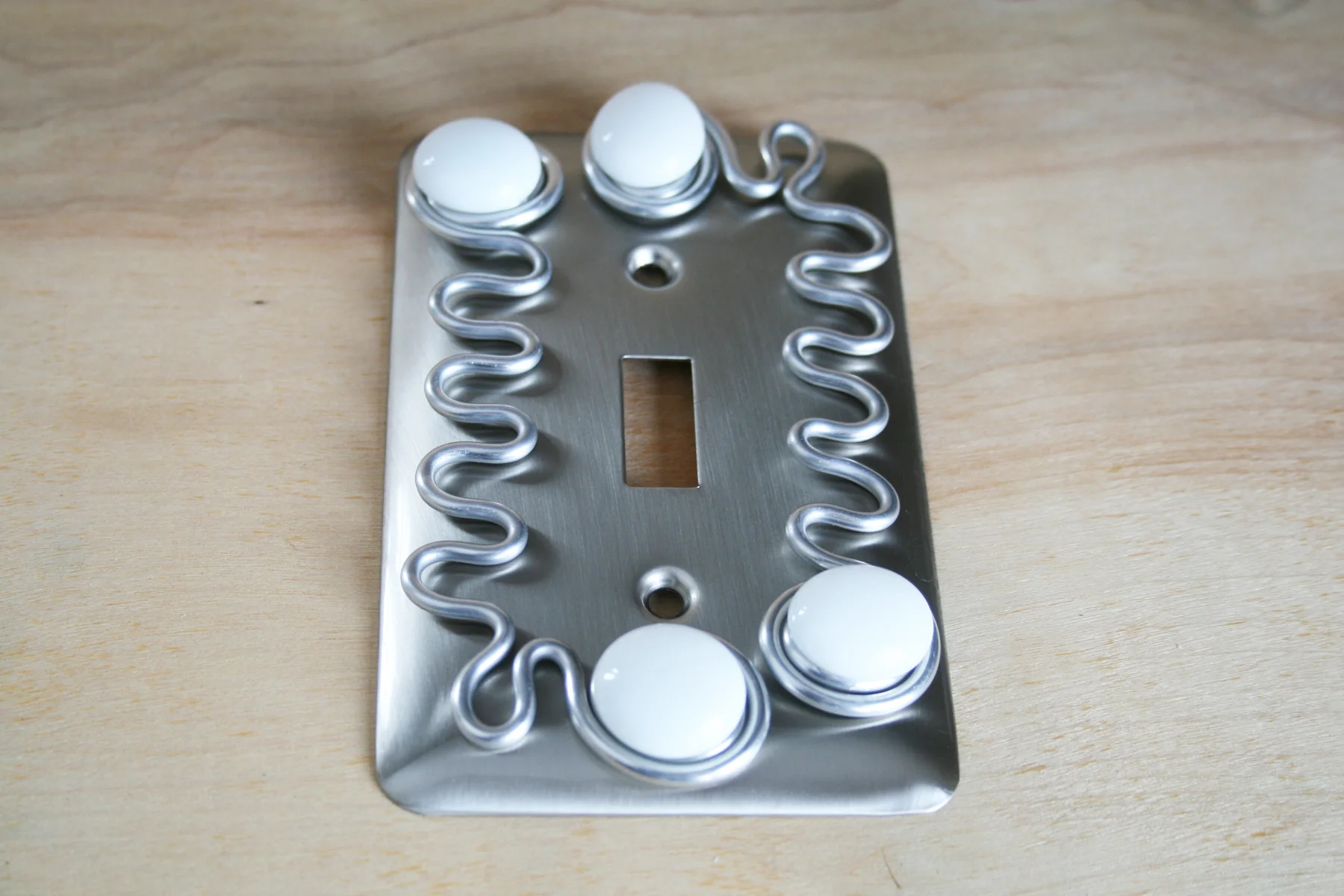 single switch plate white1.jpg