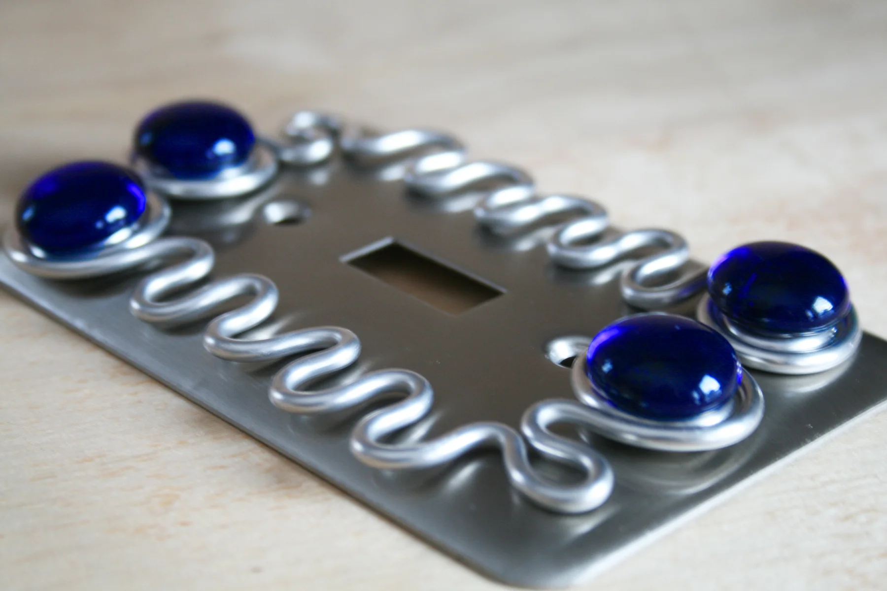 singleswitchplatecobalt2.jpg
