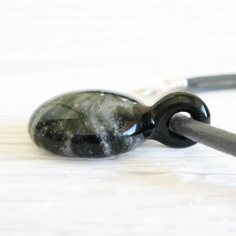 Glass Cremation Ashes pendant raven.jpg