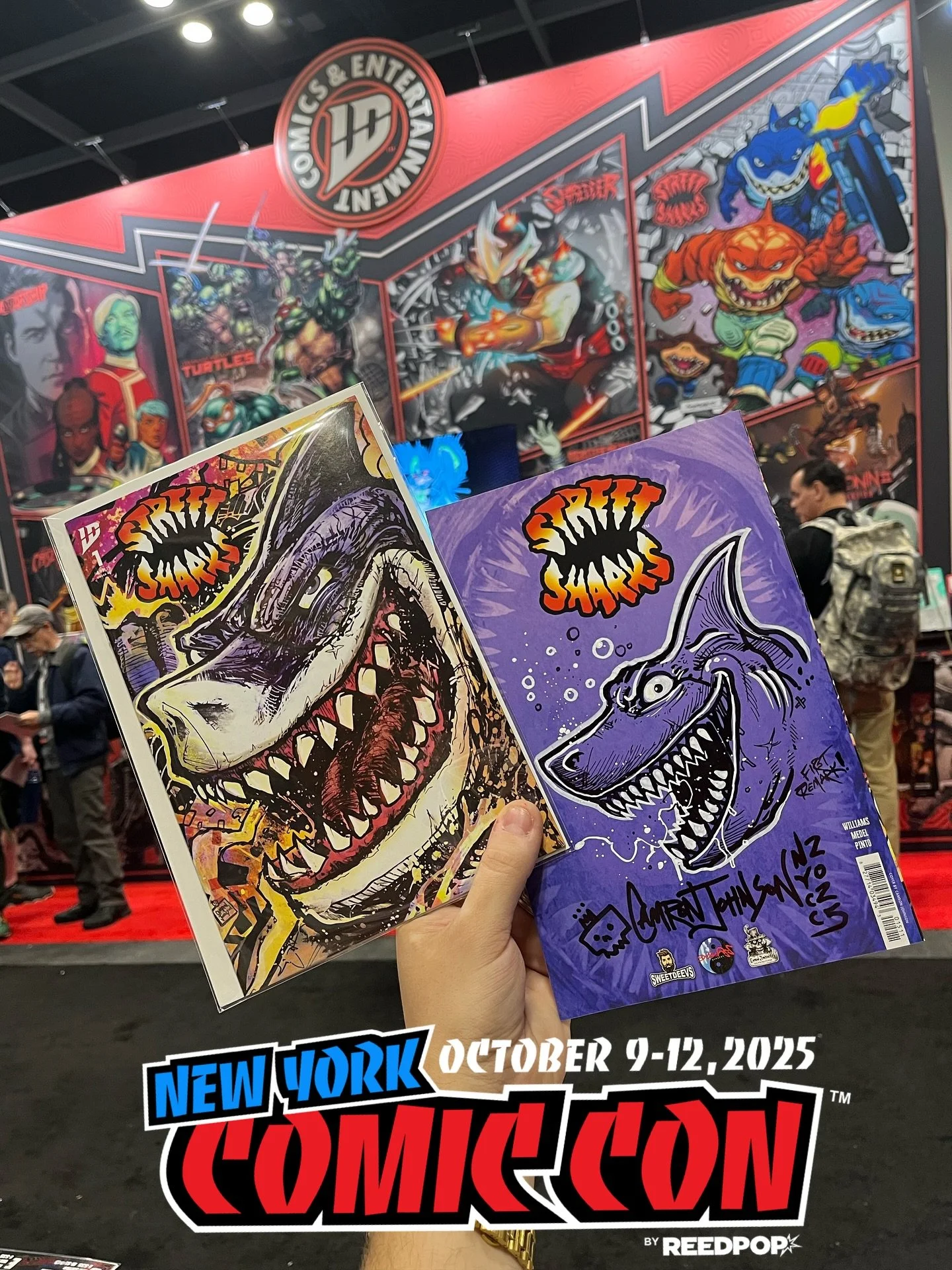 NY! Thank you so much for another big year at @newyorkcomiccon !

 I have to head back home today - but I WILL still be streaming, so bookmark the shows on whatnot! 👏💯

Huge Shout out to @sweetdeevs @birdcitycomics @strangetalestocollect @deadassdi
