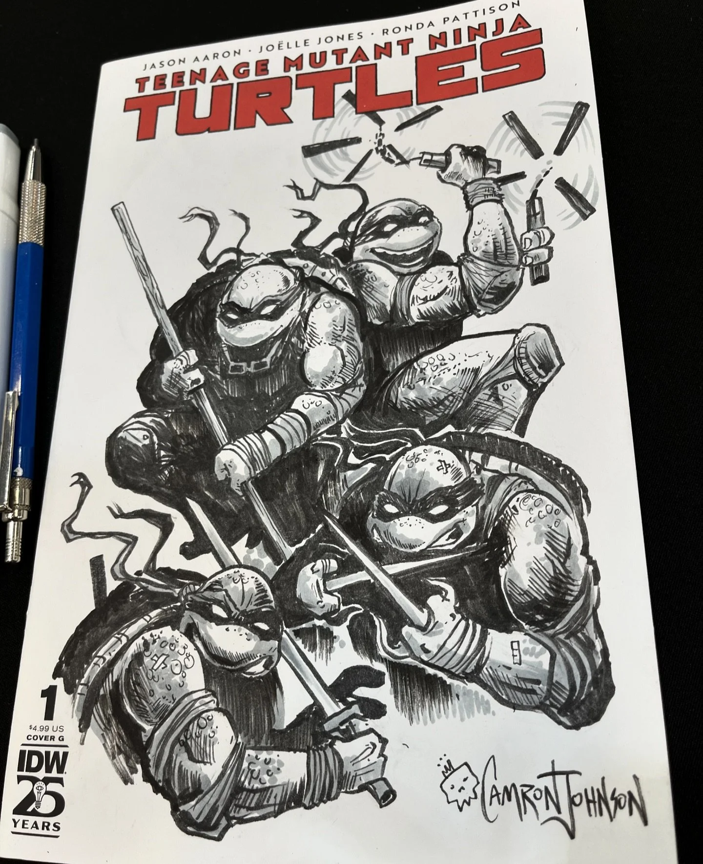 Starting Day 2 at @grcomiccon with a lil sketch of the lean, mean, green, fightin&rsquo; machines! Gonna be a good day! 💥🐢 Stop by Booth 1135 for high-fives &amp; ninja moves. If you want to see me sling some ink on stage, my panel is tmrw (Sunday)