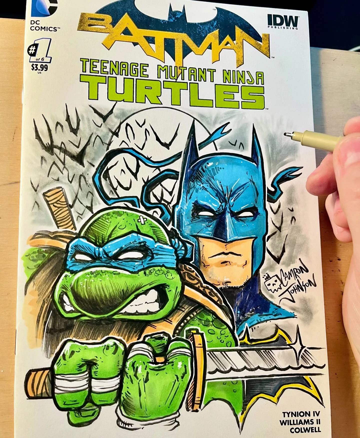 Just a couple buds havin fun. 🦇+🐢=😁👍

#batman #tmnt #sketch #sketchcover #comics