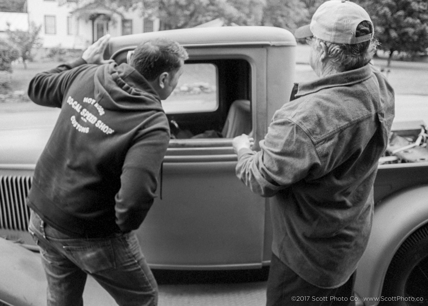 Friends3_RB_Feature_ScottPhotoCo_WM_.jpg