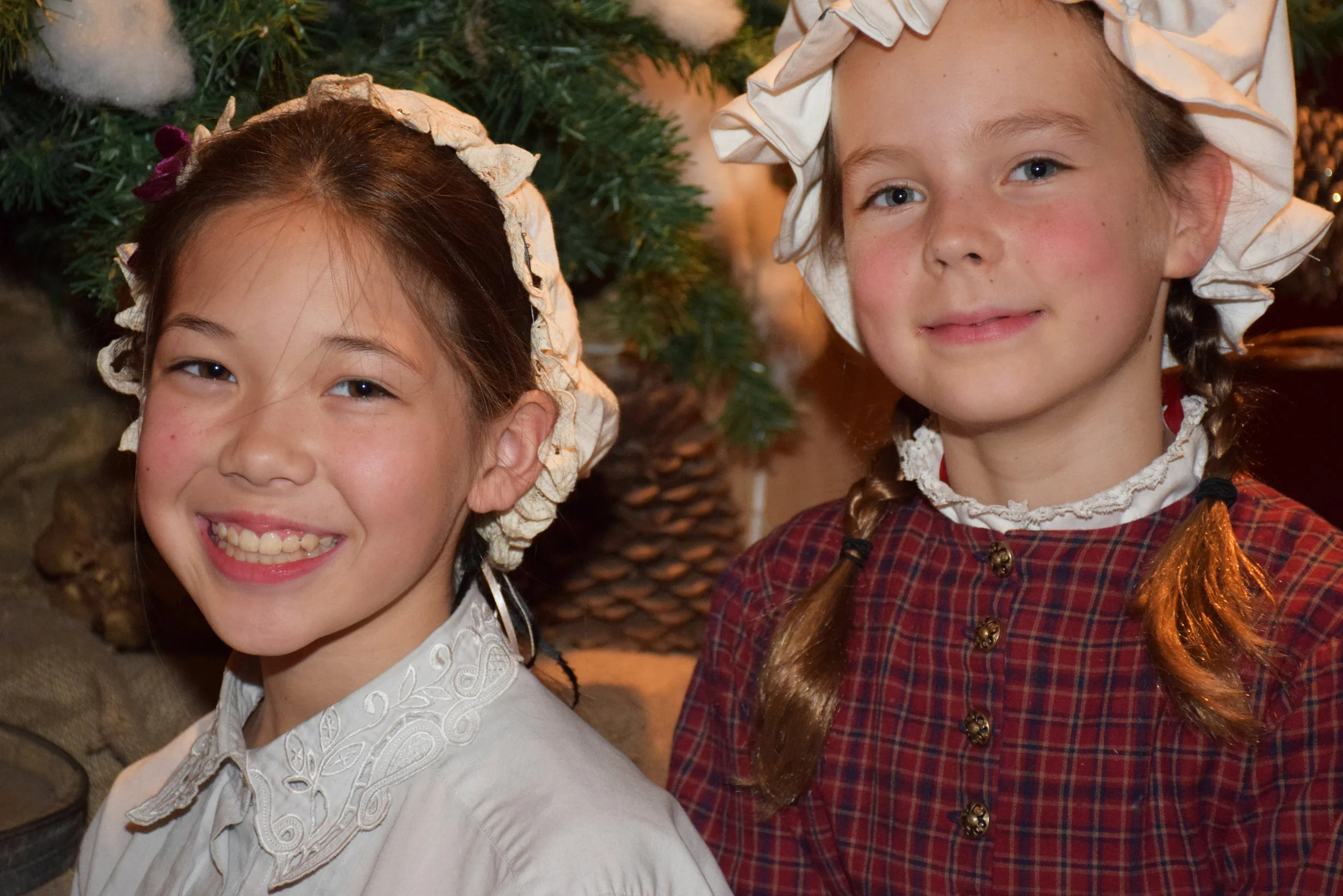 DCF14laura13_Telegals2 copy.JPG