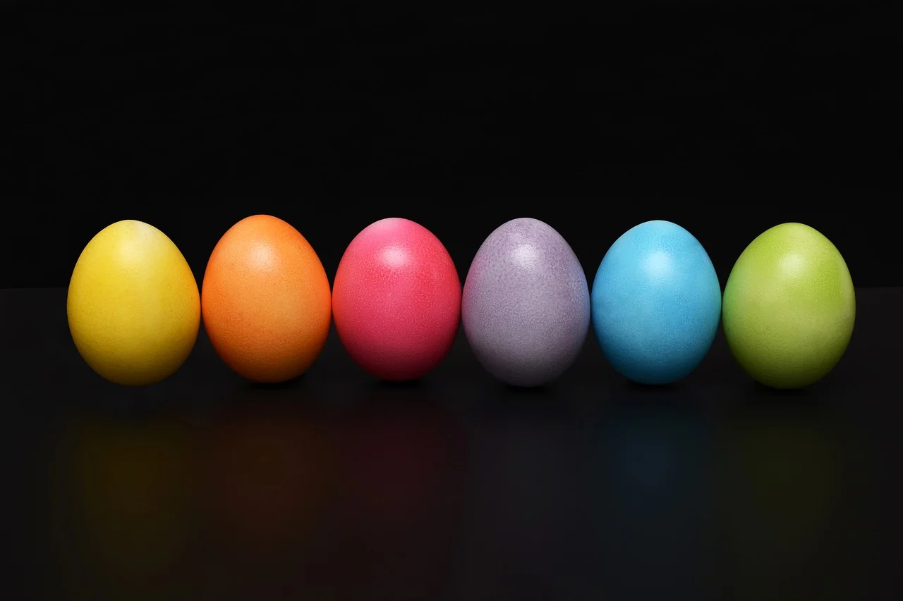 How to Dye Easter Eggs Naturally — Ronnie's Awesome List