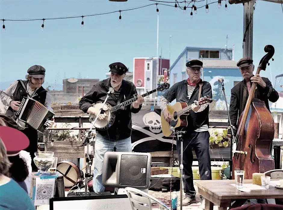 Shipwrecked Shanty - A Rip-Roaring Sing-Along 'Shantyaoke!'