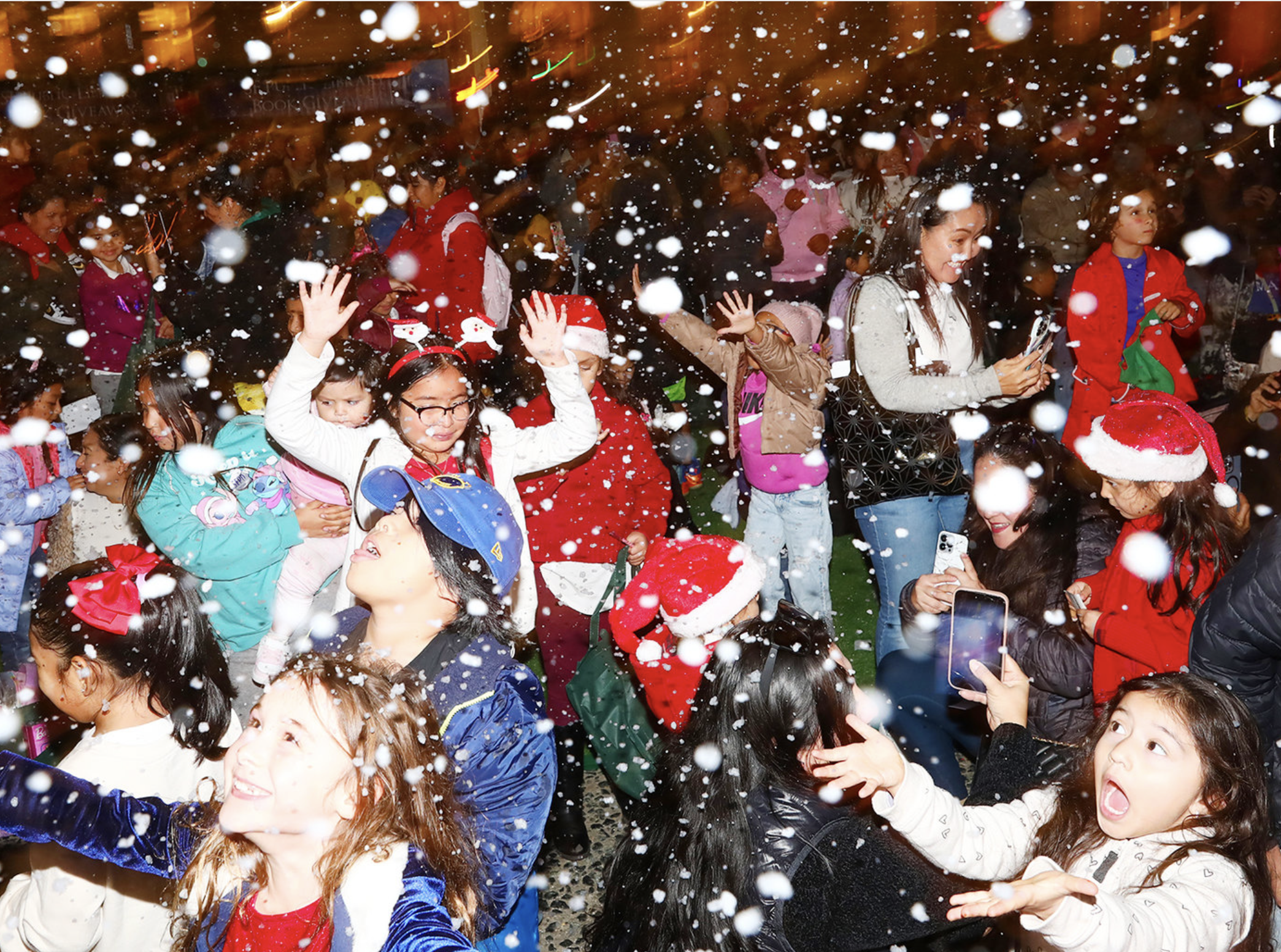 San Francisco: Civic Center Plaza Holiday Tree Lighting