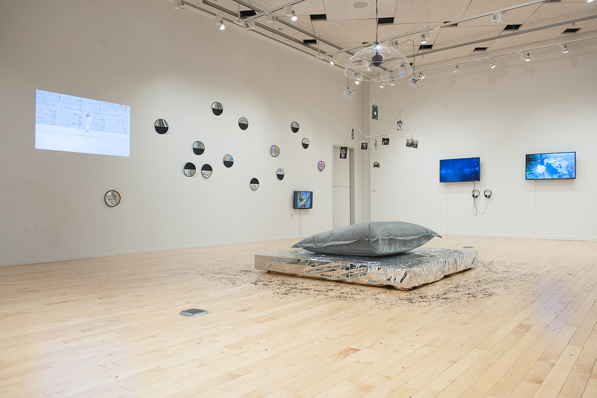 Install_Between-Real-Utopia_201737.jpg