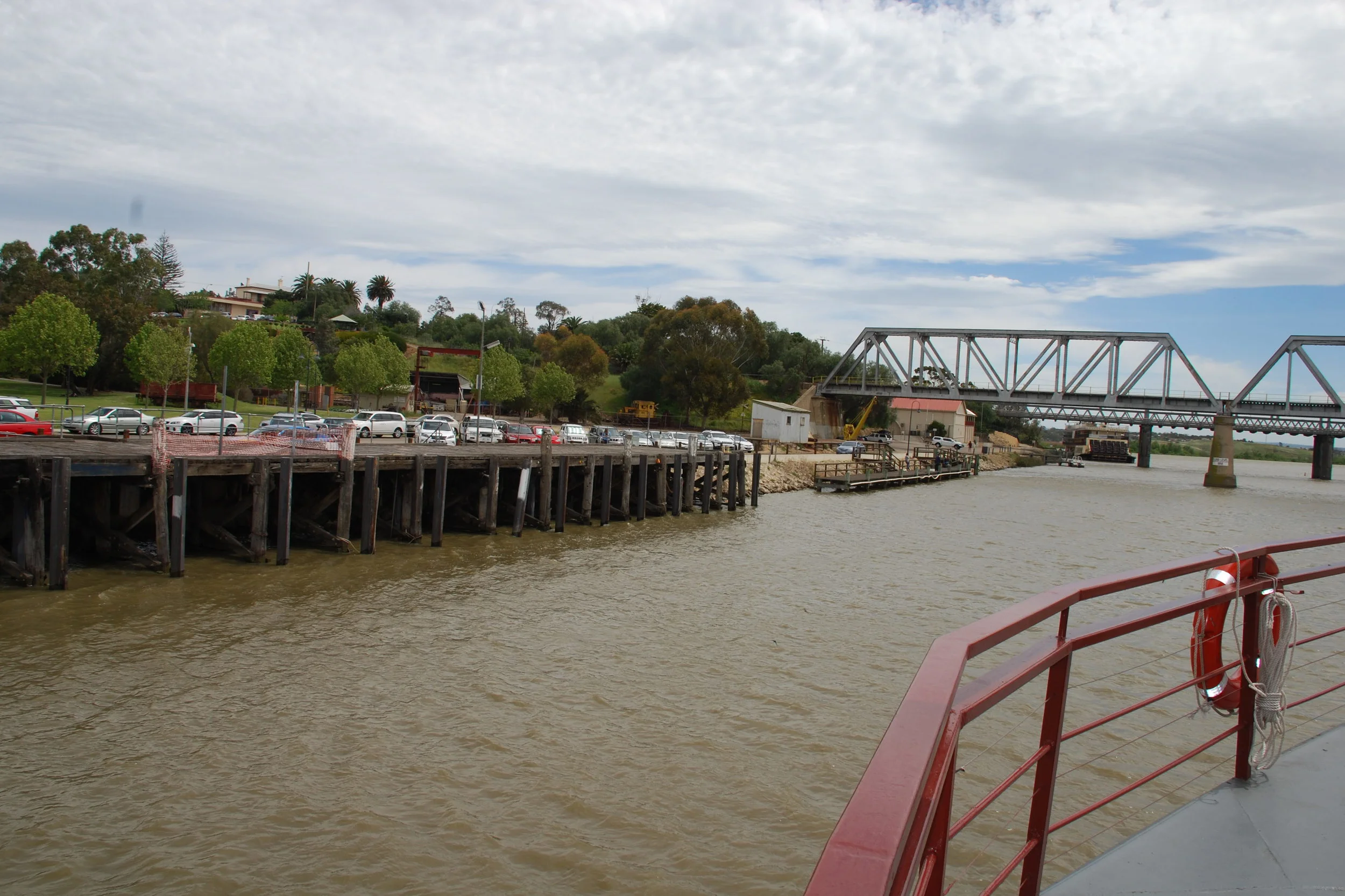 051.jpg