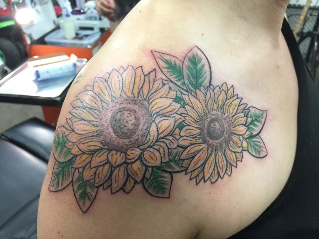 shouldersunflowers.jpg