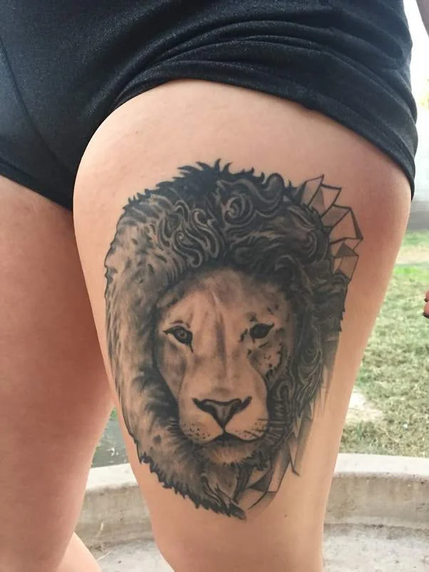 lionthigh.jpg