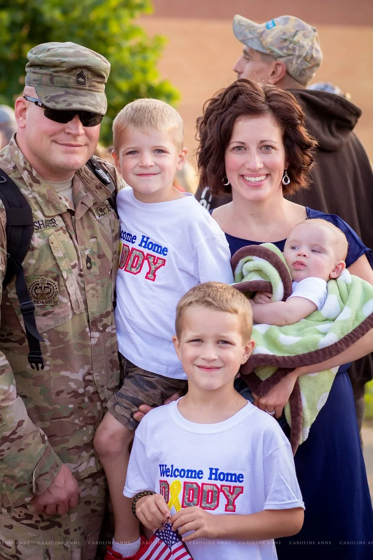 Military-Homecoming_SFC-Shafer (14).jpg