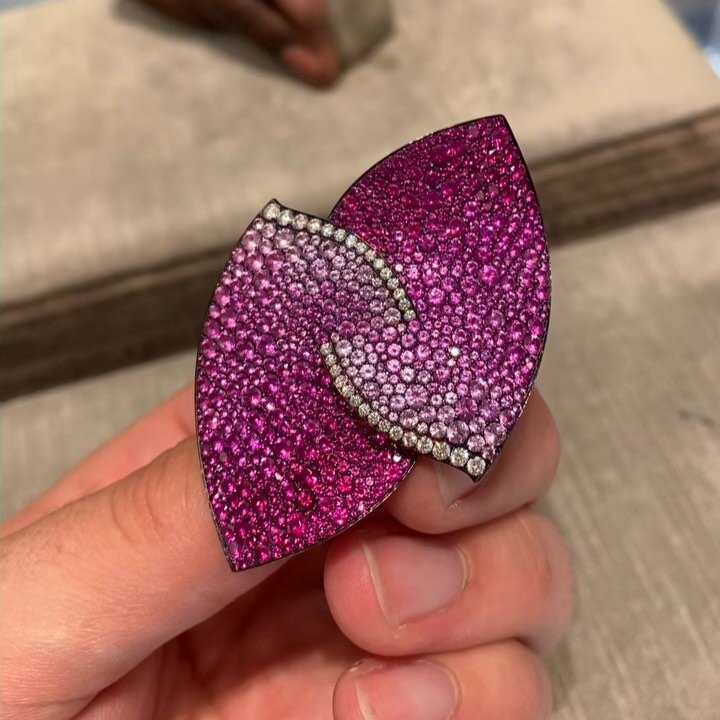 I&rsquo;d like to start off this new endeavor with Glenn Spiro. One of my all time favorite designers, no detail is ever overlooked, for any piece. The craftsmanship is always spectacular, and the stone quality always phenomenal. This earring is made