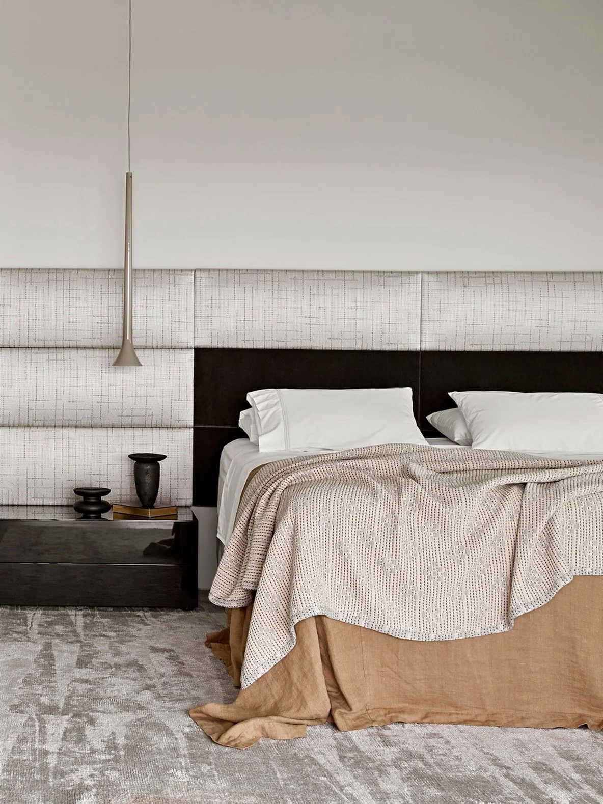 A bedroom crafted with precision &mdash; refined, deliberate, and enduring.

Build: @easton__co
Architect: @aboutsjb
Photographer: @shannonmcgrath7
Stylist: @beaandcostyle @designbykohl 

#Easton #MelbourneBuilder #LuxuryBuilder #ApartmentLiving #Bed