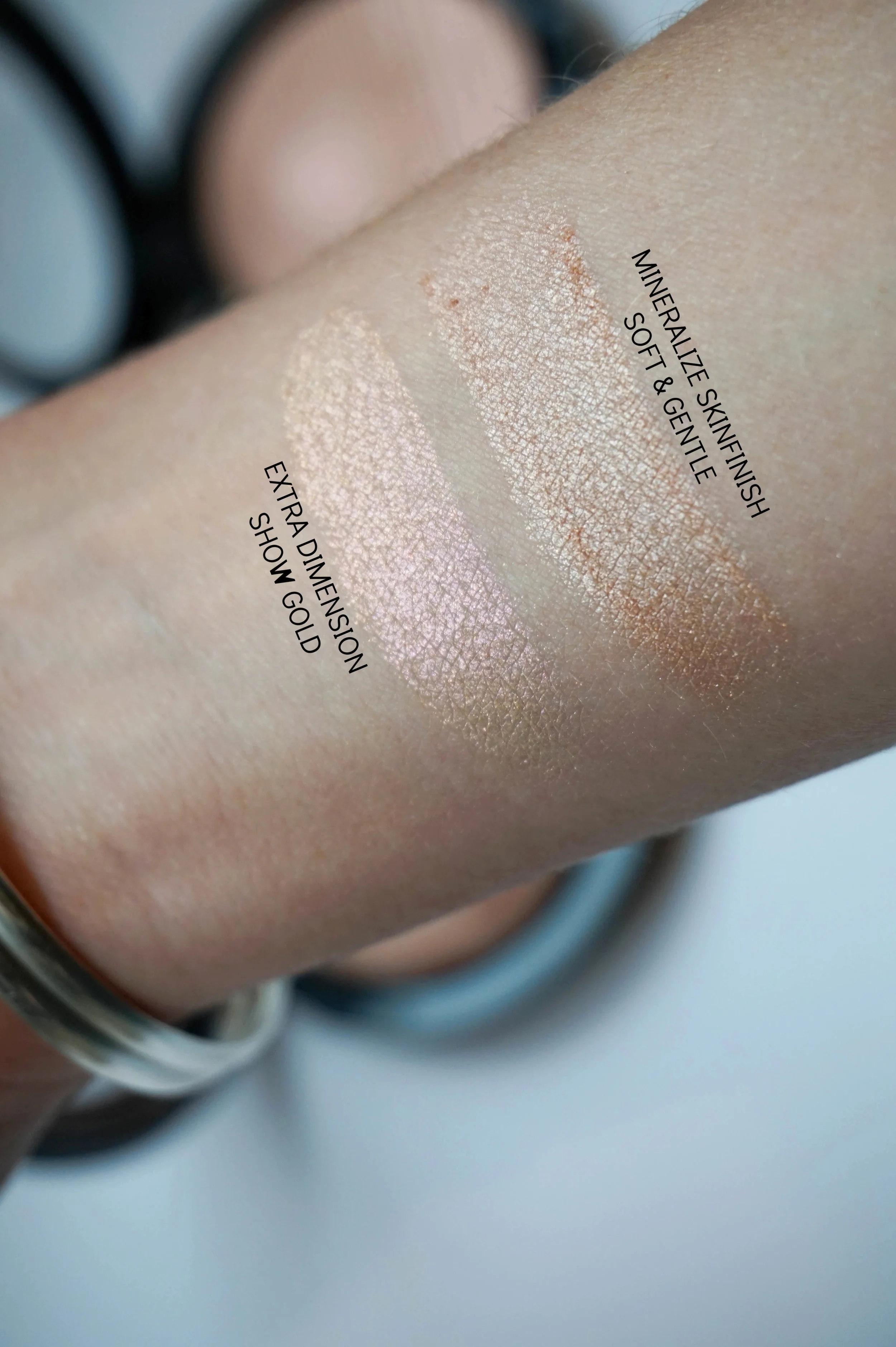 Review | MAC Extra Dimension VS Mineralize Skinfinish Highlighter — EVE Makeup Artistry |