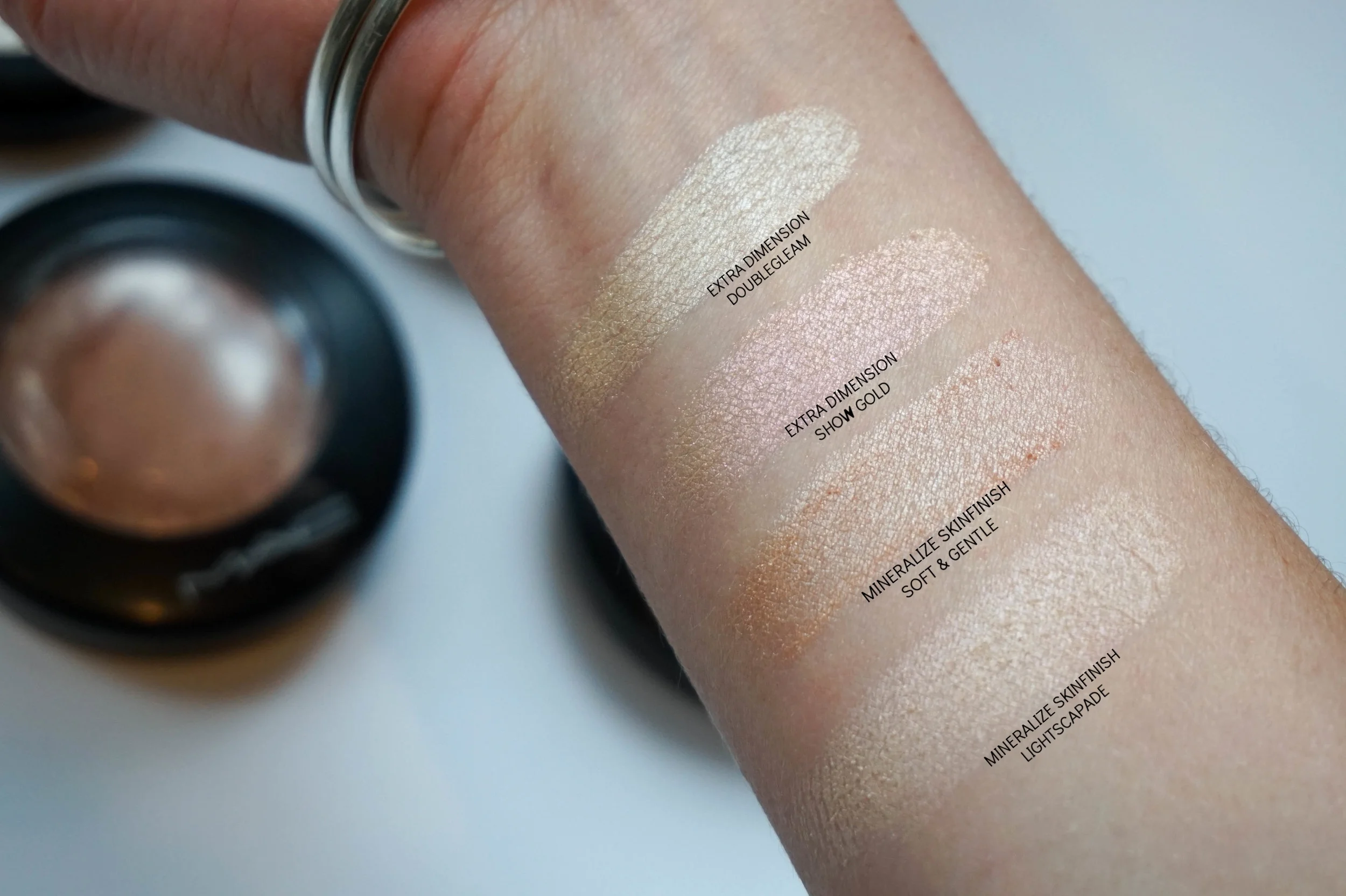 skade kompliceret orm Review | MAC Extra Dimension VS Mineralize Skinfinish Highlighter — EVE  Makeup Artistry | Queenstown