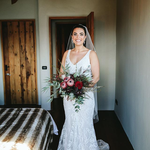 How beautiful does Emily look 👰🏻😍. Gorgeous makeup done by Nicole 🙌. Email us at hello@evebeauty.co.nz to book in for your wedding 💒 day 📸: @wanakaphotography ❕
&bull;
&bull;
&bull;
&bull;
&bull;
#makeup #mua #makeupartist #makeupaddict #motd #