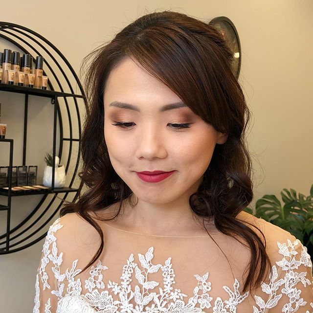 Beautiful bridal makeup 👰🏻 done by Shjatyla 💗
❕
&bull;
&bull;
&bull;
&bull;
&bull;
#makeup #mua #makeupartist #makeupaddict #motd #makeupsocial #beauty #nzmakeupartist #queenstownmakeupartist #queenstownlive #love #beauty #instagood #myartistcommu