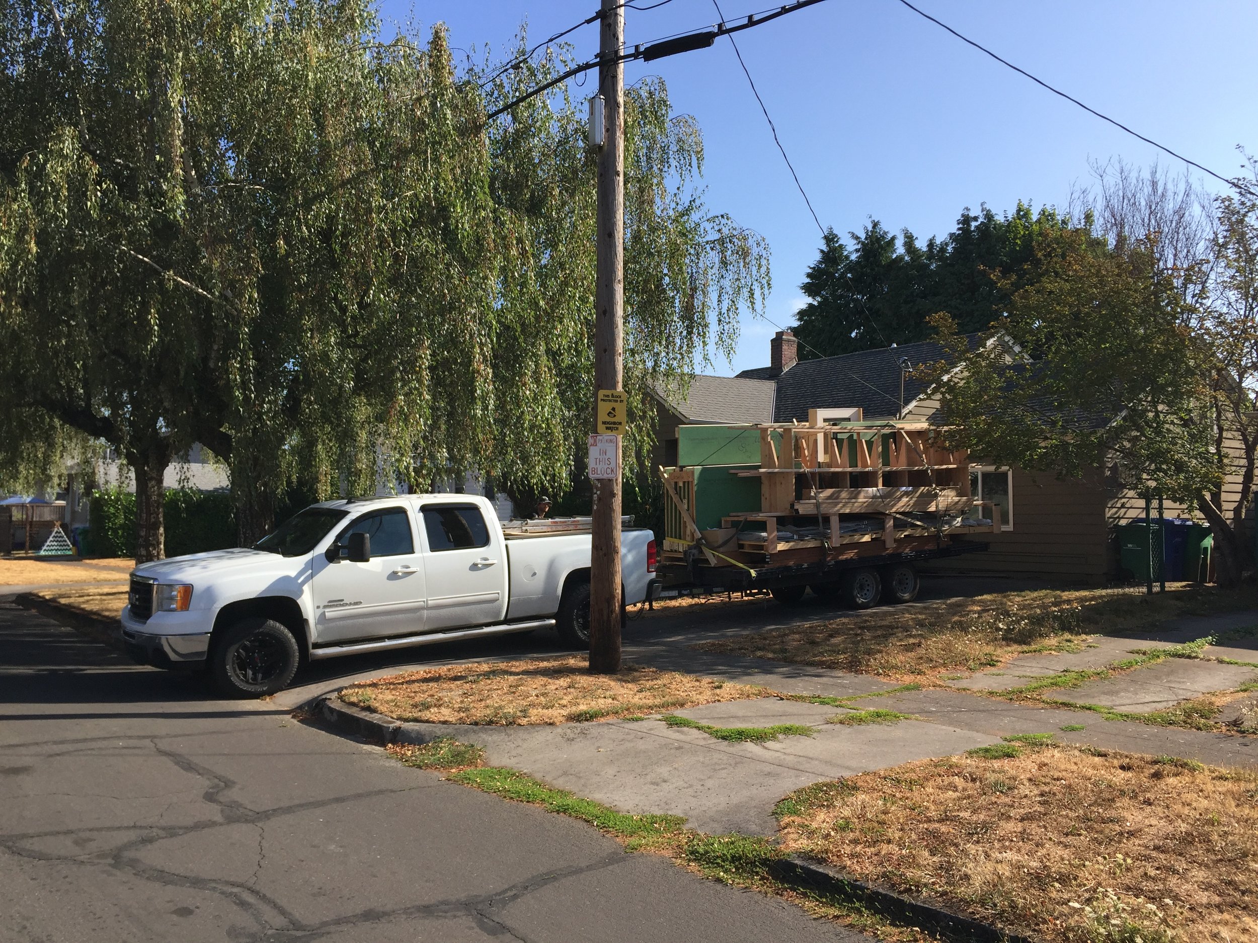 The entire 12x18 studio shed arrived on this trailer.