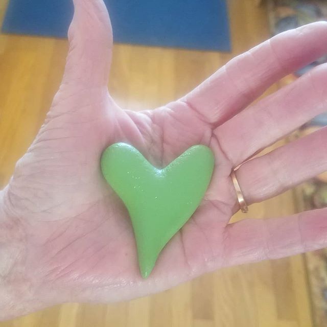 #heartinhand #ThisGreenHeart #healing #love #light #gift #intention #trauma #transmutation #angelic