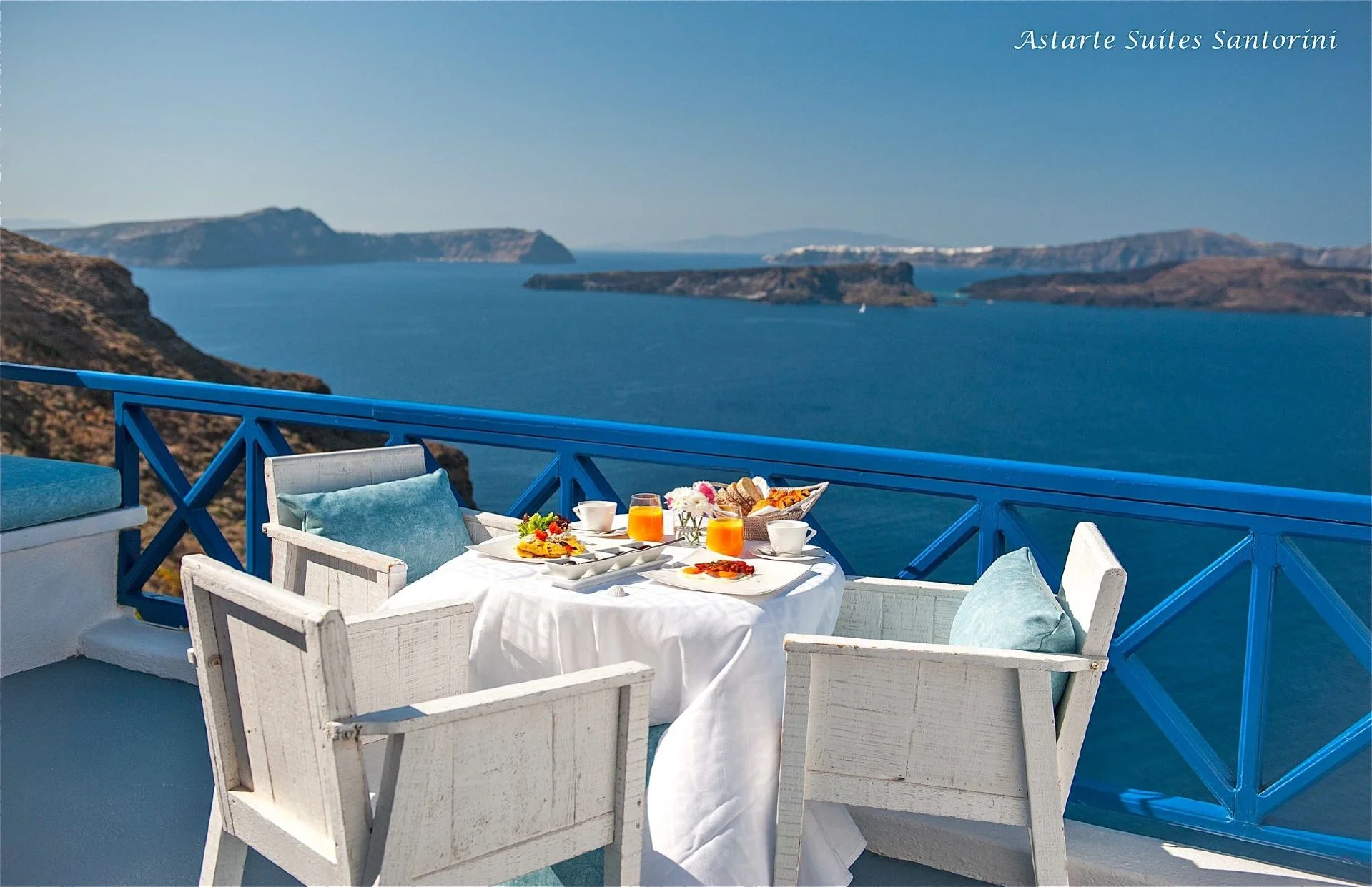 Astarte_Luxury_Suites_in_Santorini_island_Greece.jpeg