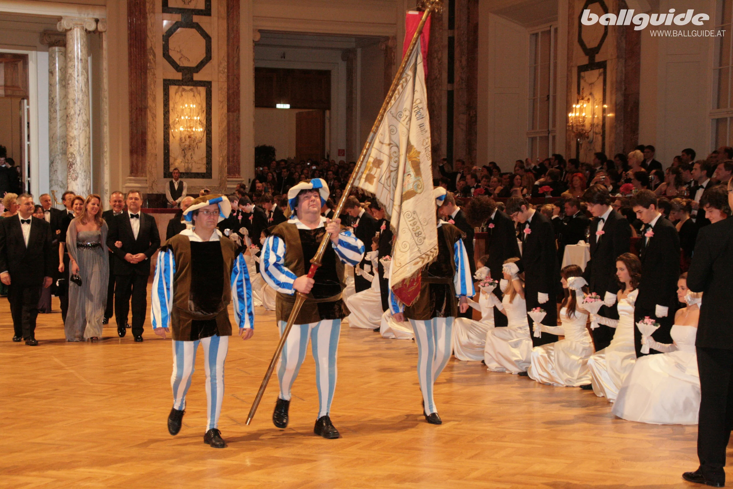 ZBBx2011xBALLGUIDEx139.jpg
