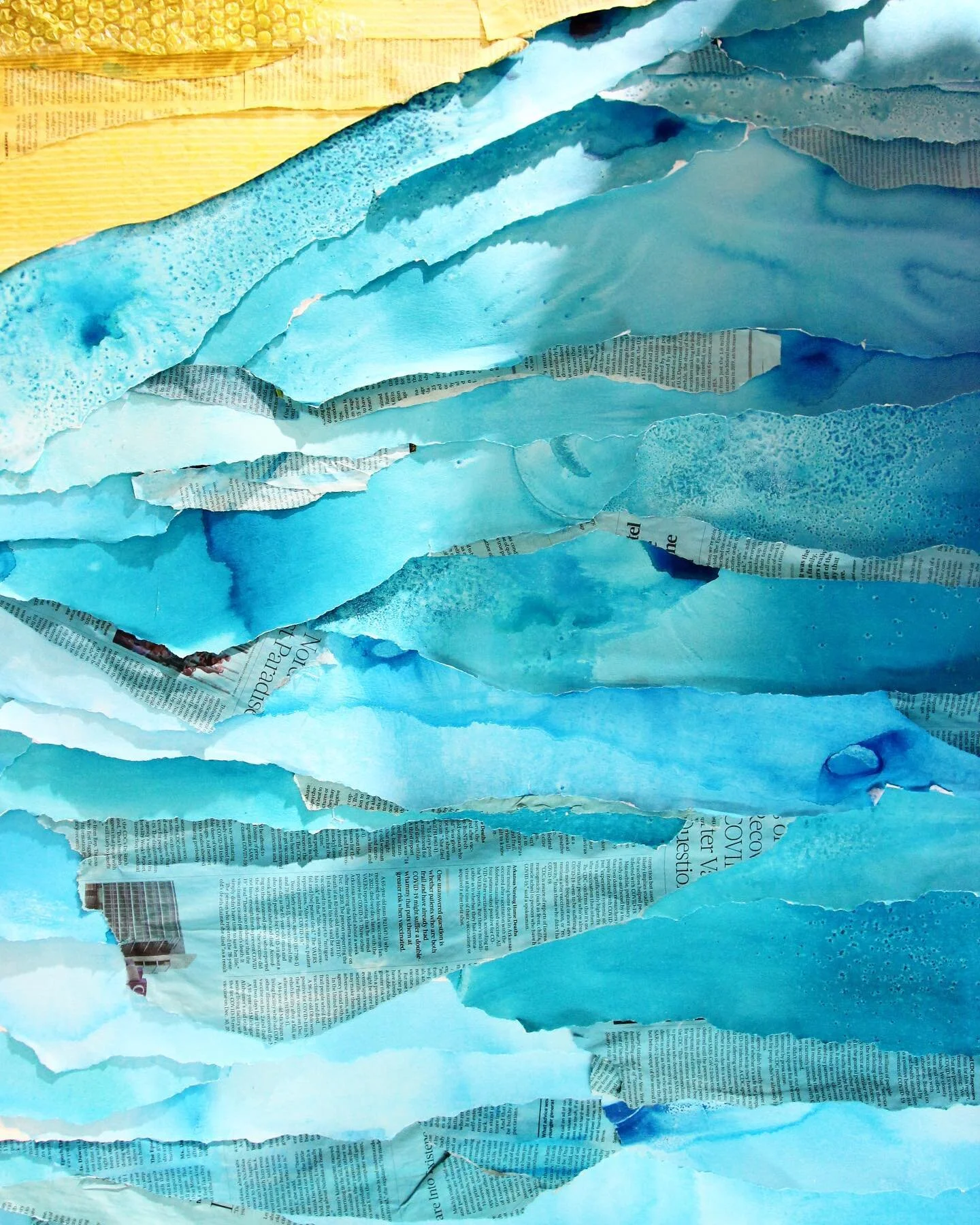 This &ldquo;Water&rsquo;s Edge&rdquo; window installation is a celebration of all things recycled and repurposed. 🌎♻️ Recycled newspaper, bubble wrap, and fabric are hand-dyed and painted throughout the display mixed in with the custom-treated and r
