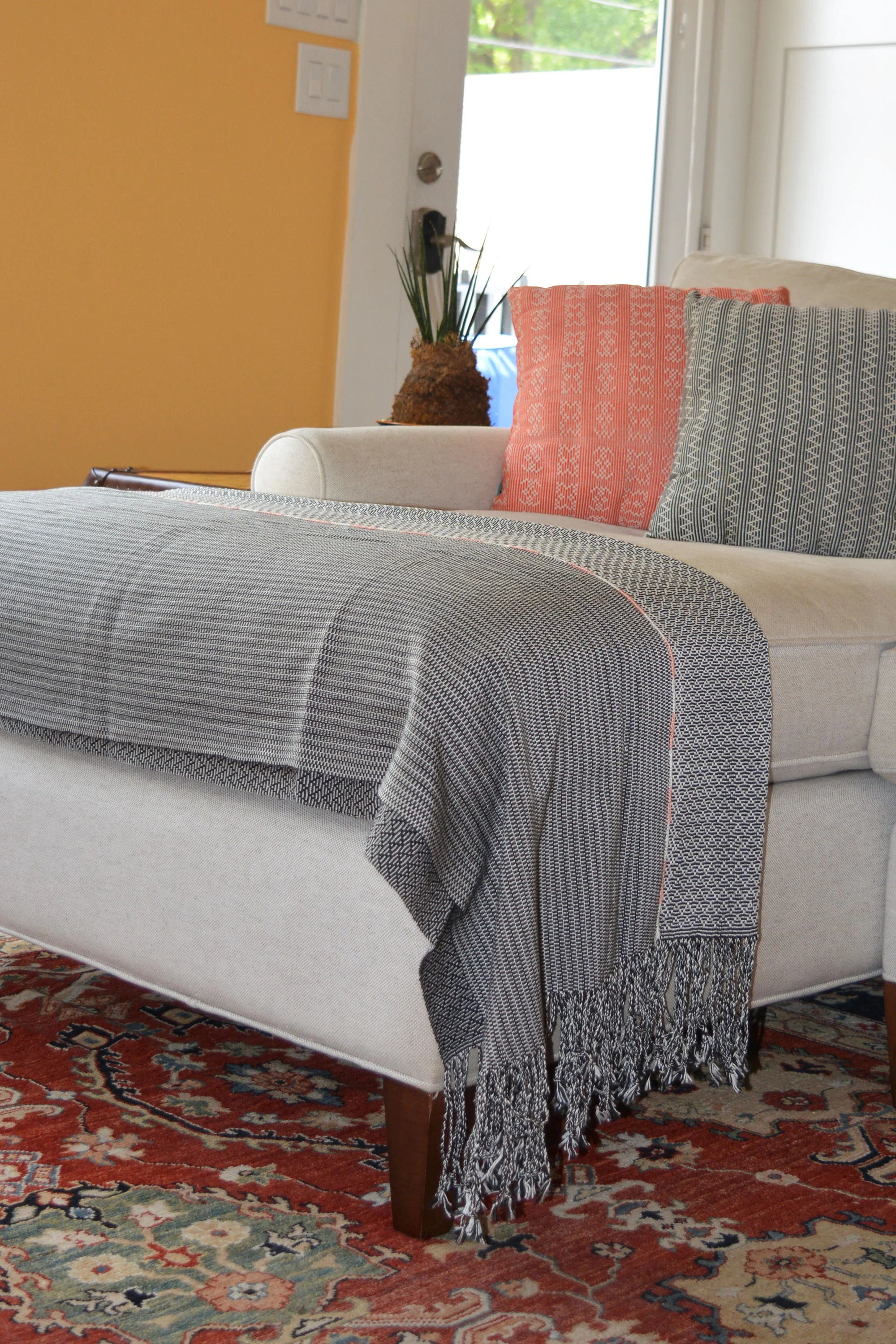 black throw blanket.jpg