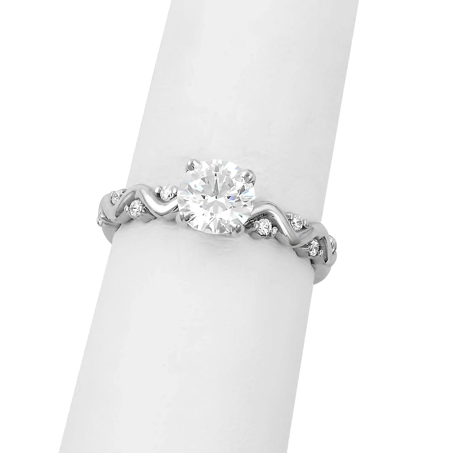 Mesmerizing-Diamond-Engagement-Ring-4.jpg