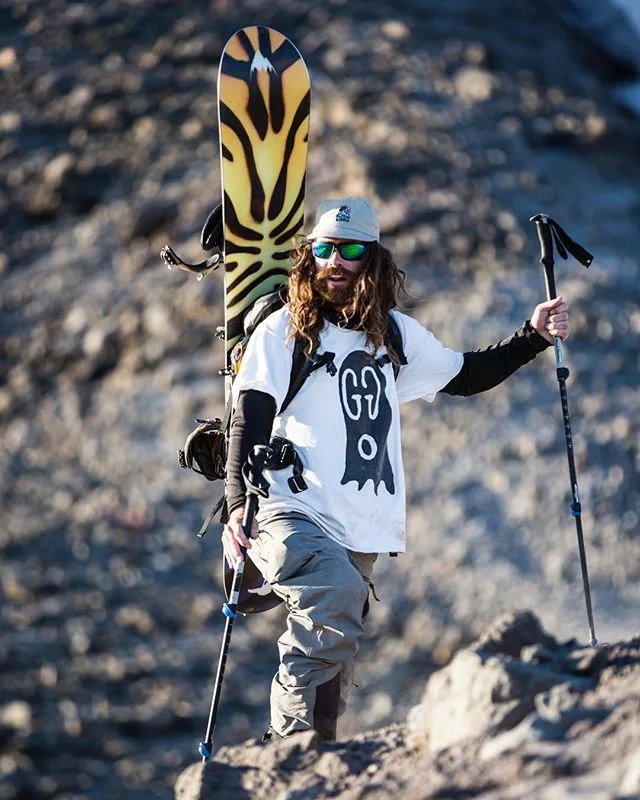 #Repost @travelindan
・・・
Lots of walking | North American Summer Boardin
Photo: @dangersoup