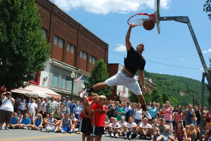 One of the most famous dunks in the history of the Hoopsfest Dunk Contest