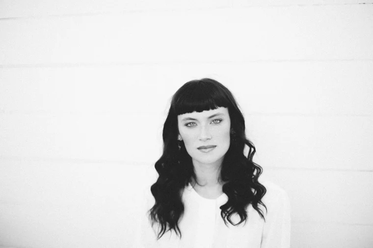 Velvet_Dust_Minimalism_Decadence_Julie_Loot_Vintage_0007.jpg