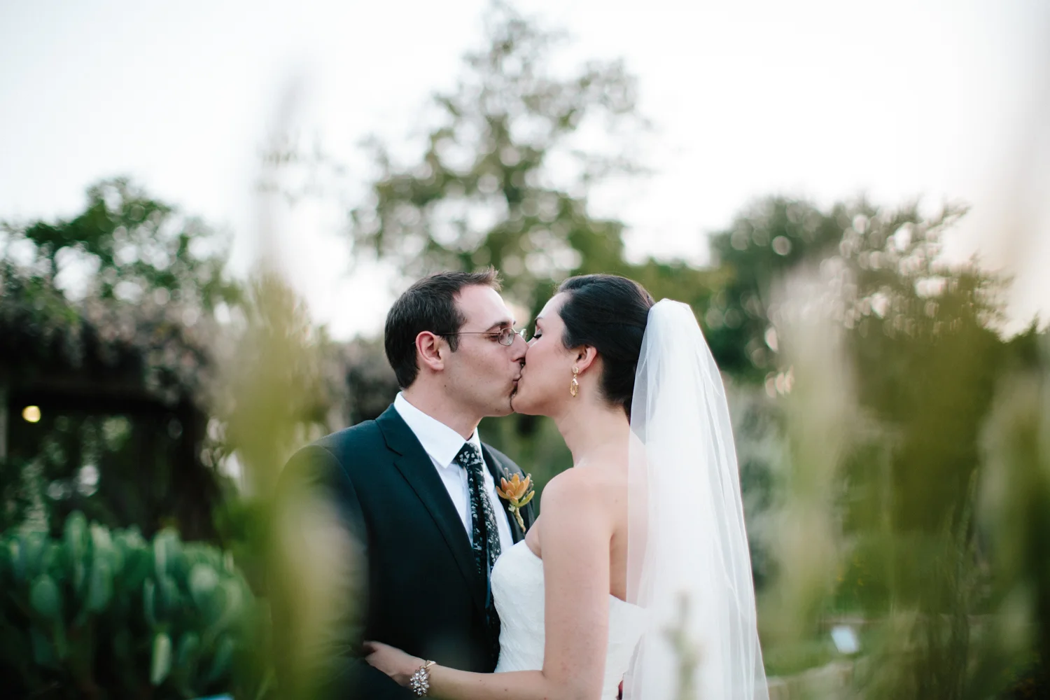 Kate_Jon_Wildflower_Center_Wedding00041.jpg