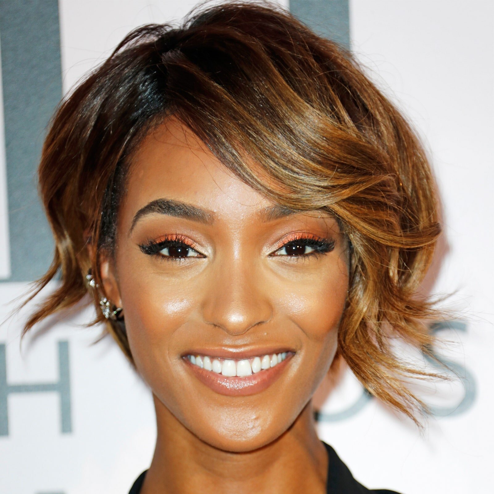 25 Great Haircuts for Your SquareShaped Face From Tousled Bob to Textured  Layers