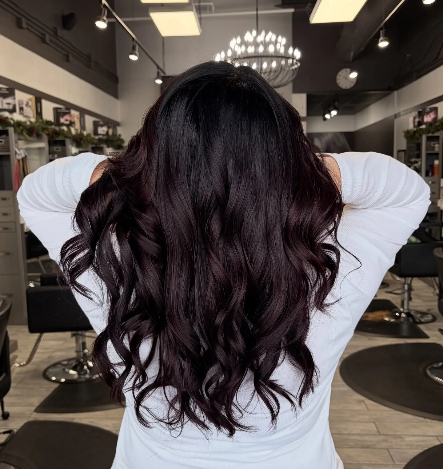 ❄️Plum hair for winter ❄️

Absolutely stunning transformation @christinek_hairtistry