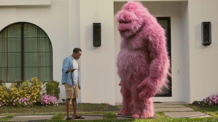 I directed my lens towards greatness recently.
The mission? Help the boys reclaim their god-given right to pee like a 19-year-old again. The hero? A giant pink fluffy monster. 💕 
Massive shoutout to @liamchapple for turning this wild idea into a ful