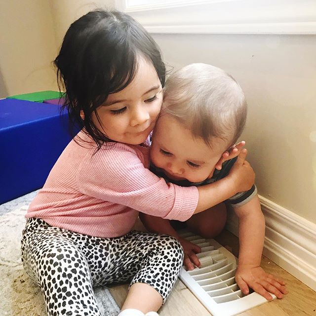 Stealing all the ❌'s and ⭕️'s. #islabean #babies #cuties